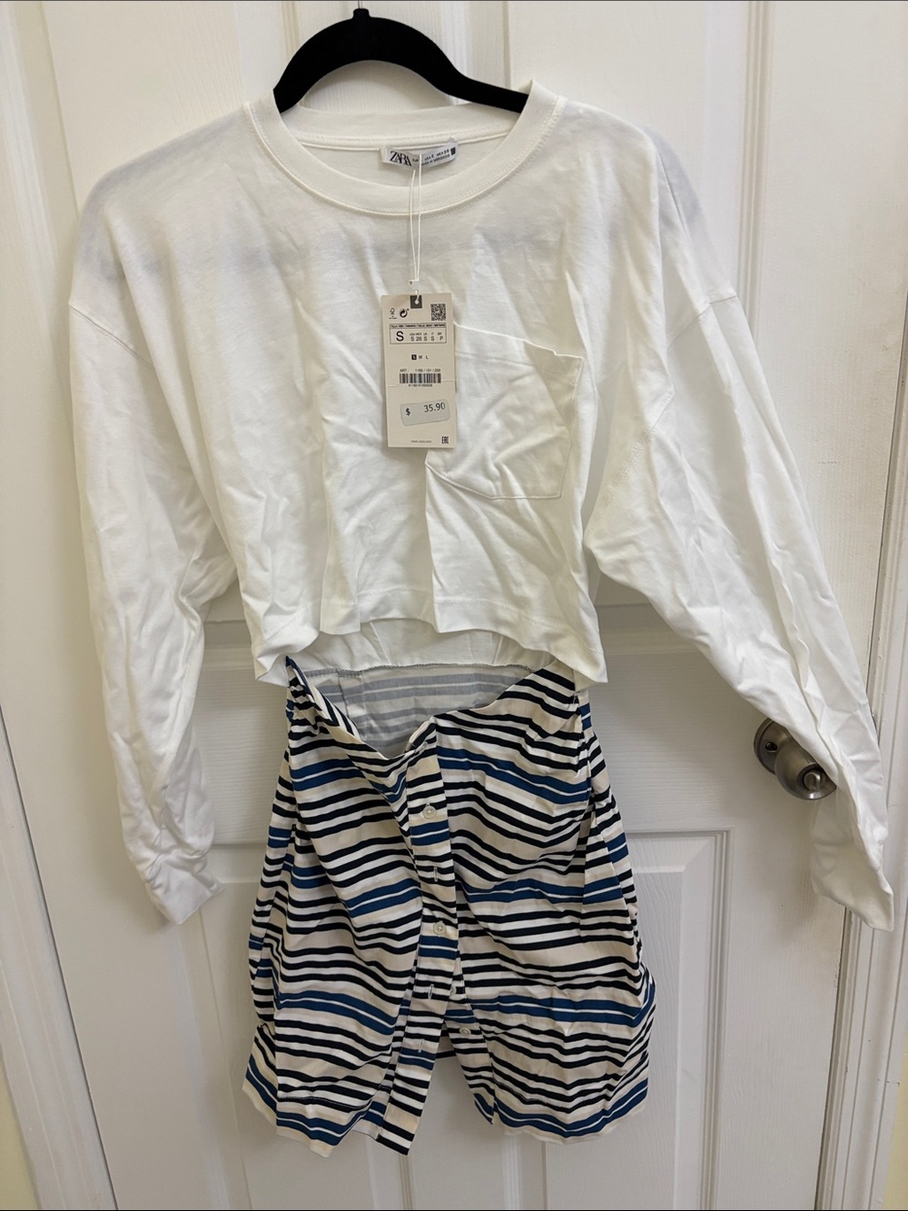 ZARA White Cropped Long Sleeve Top with Navy and Cream Striped Button Skirt - Picture 2 of 3